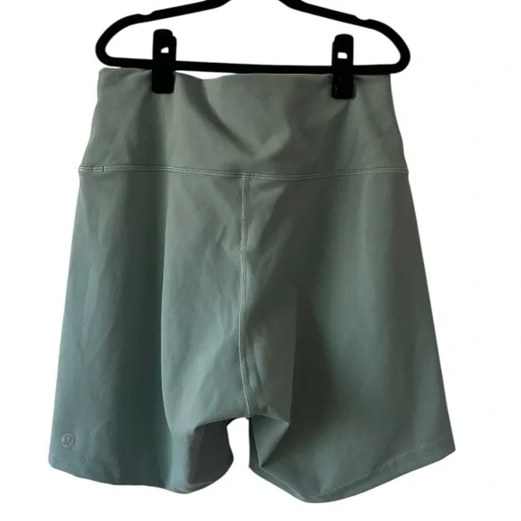 Lululemon Align™ High-Rise Short 6” – Size 12 - Picture 3 of 5